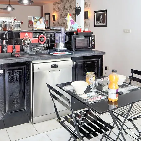 2 Bedroom Amazing In Daire